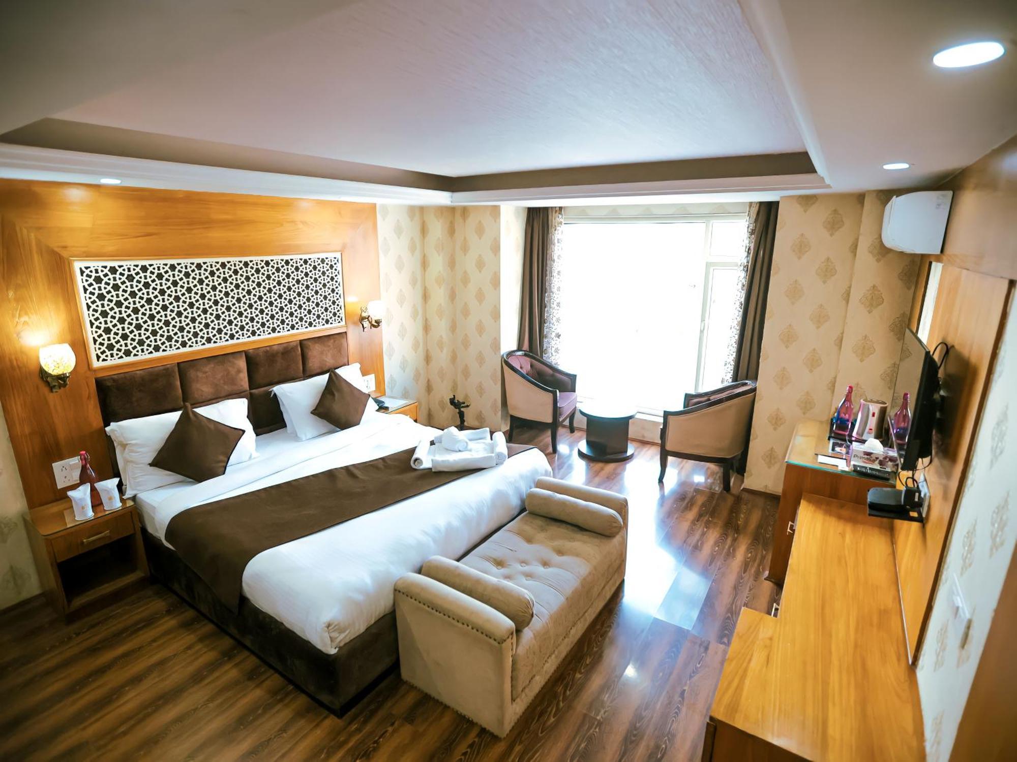 Hotel The Montreal Telbal Buitenkant foto