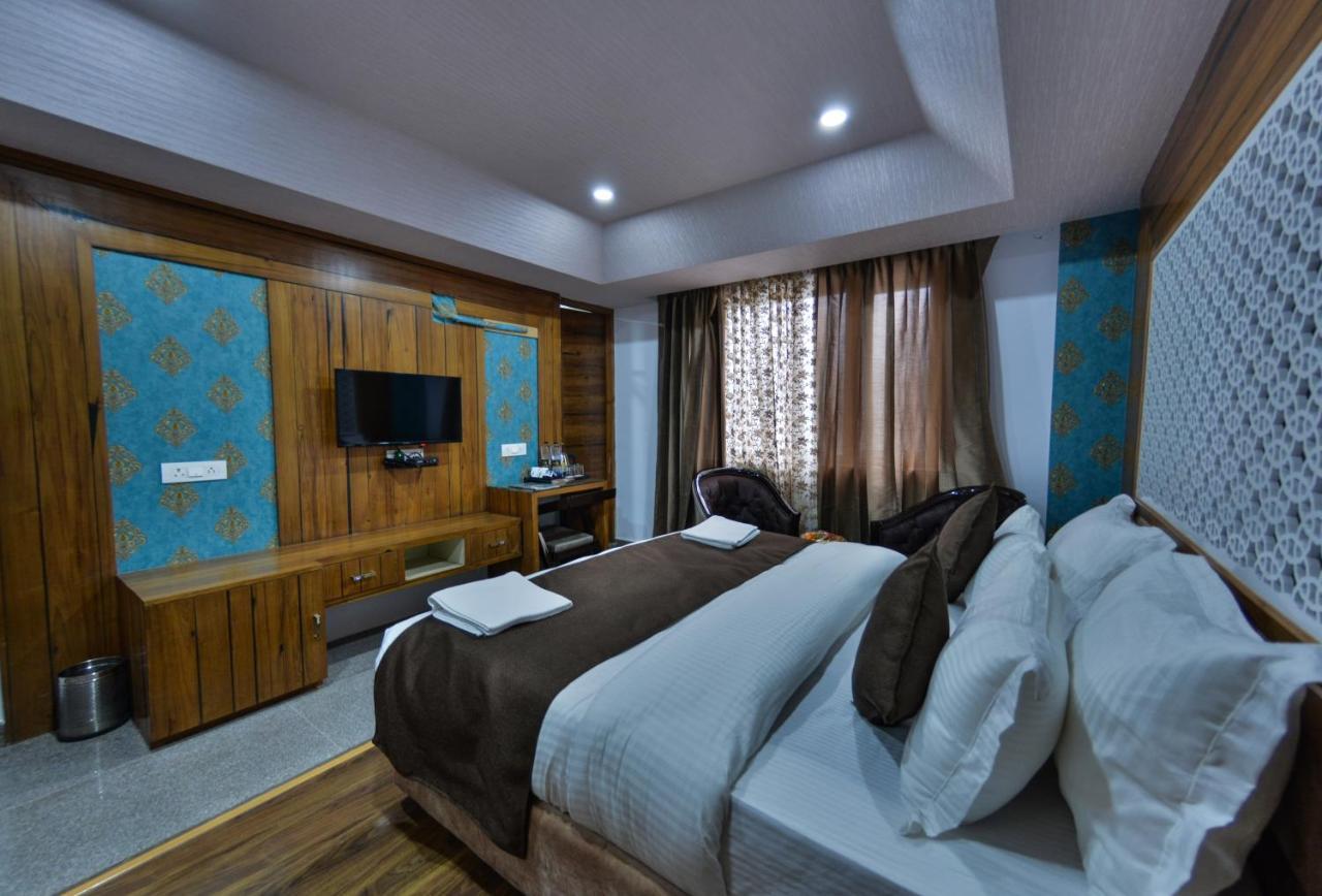 Hotel The Montreal Telbal Buitenkant foto